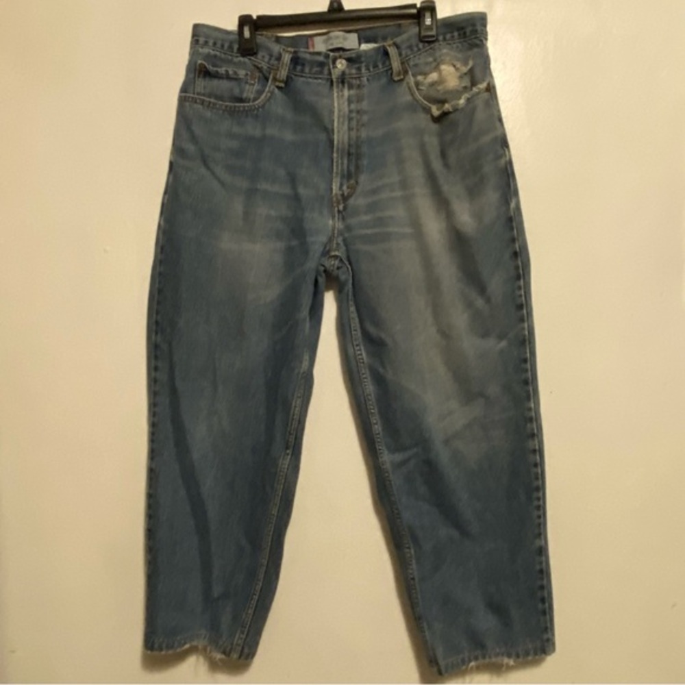 560 Levi’s Jeans Mens Size 38X30 Comfort Fit Distressed Light Wash Vintage